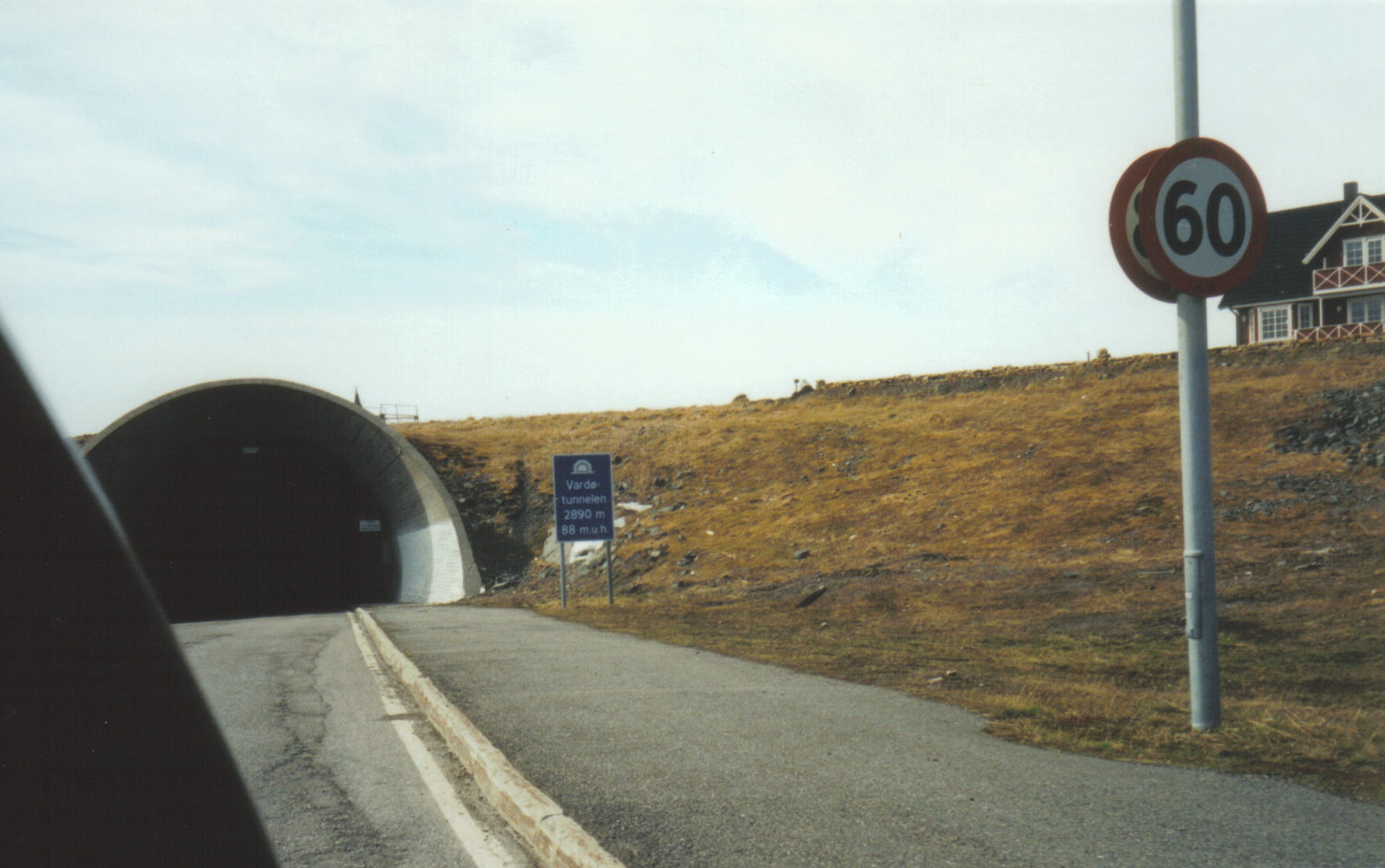 051.jpg (353570 Byte)