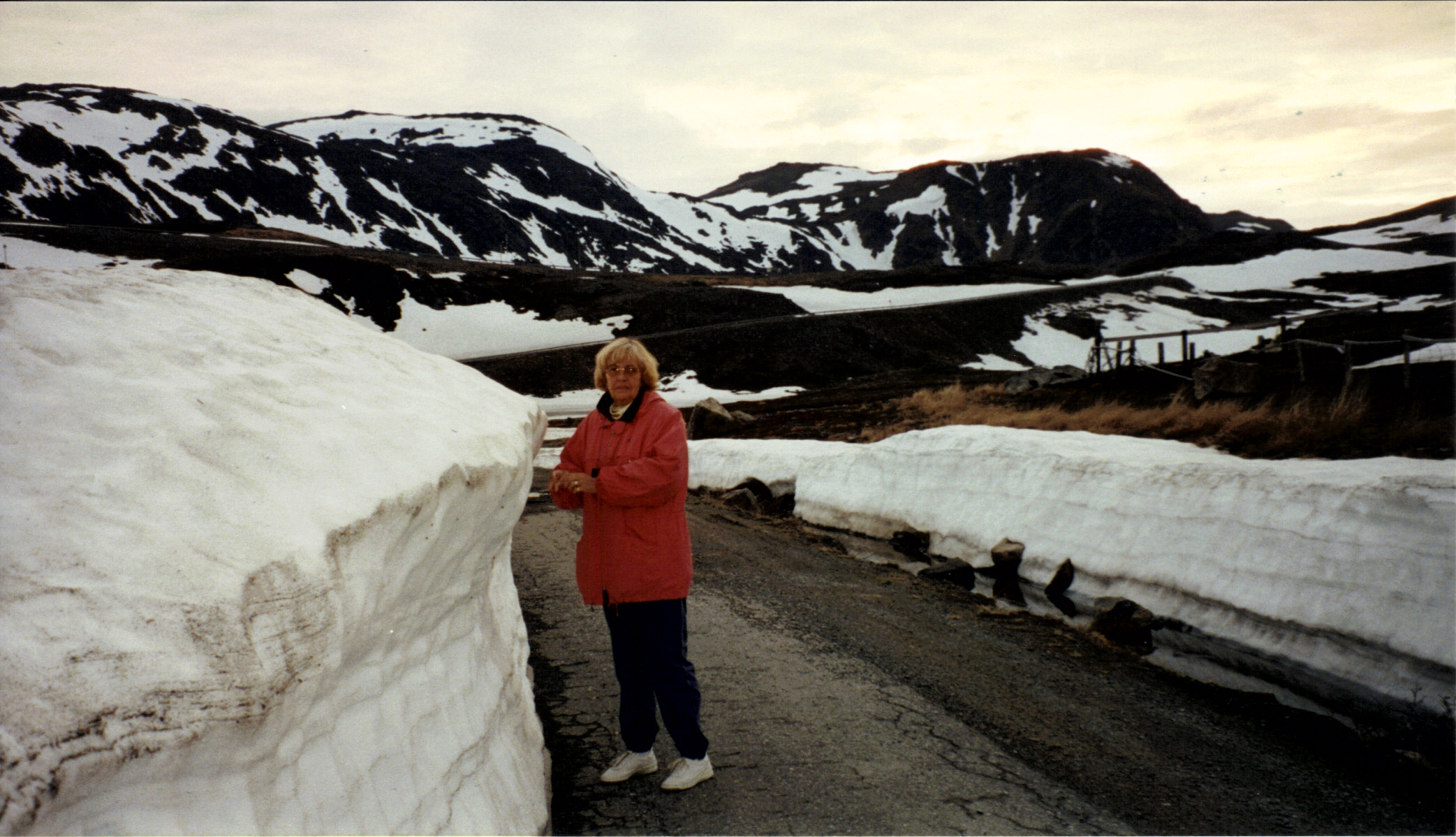 063.jpg (1197450 Byte)